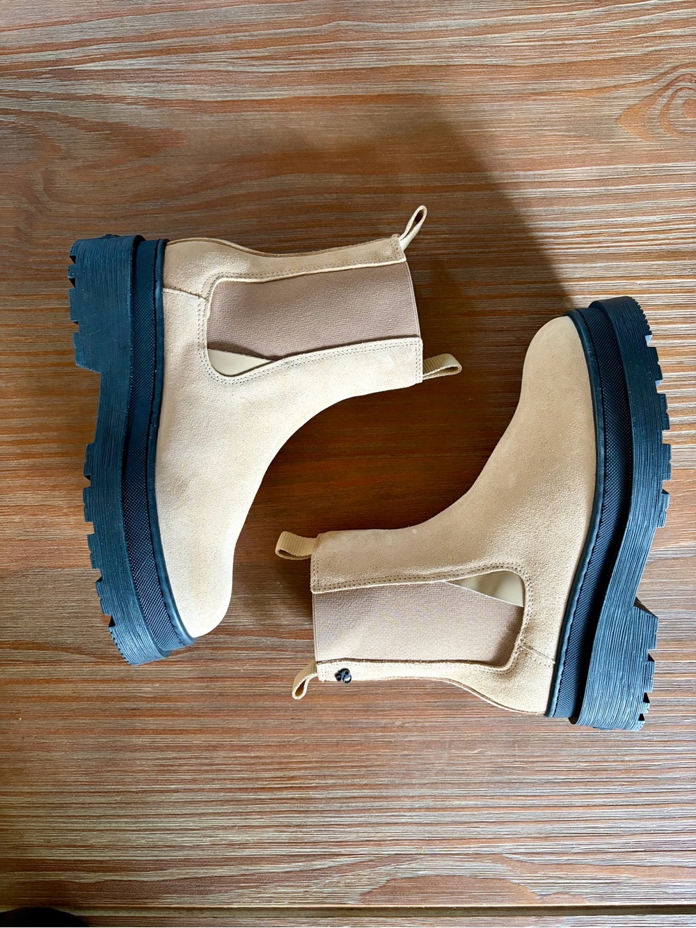 NWOB Scotch & Soda Chelsea Lug Sole Ankle Boots